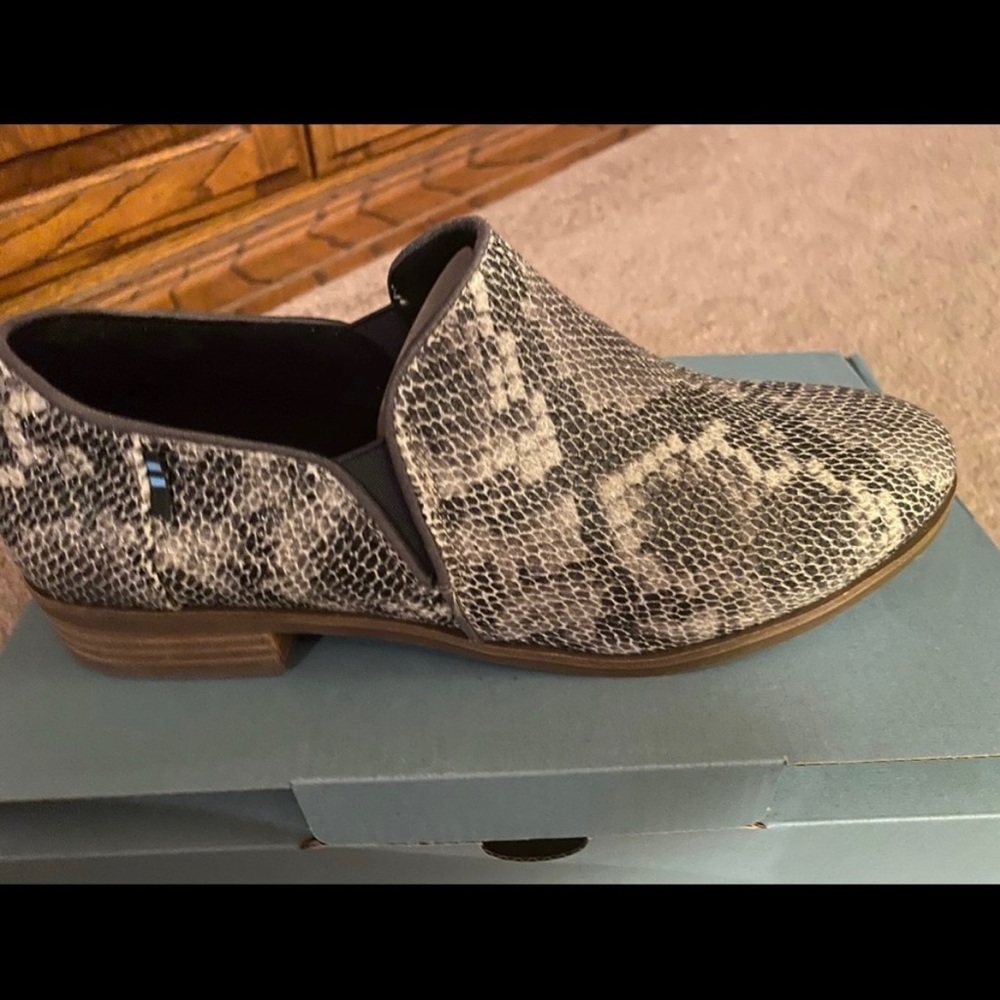 Toms Shaye Black Snakeskin Shoes